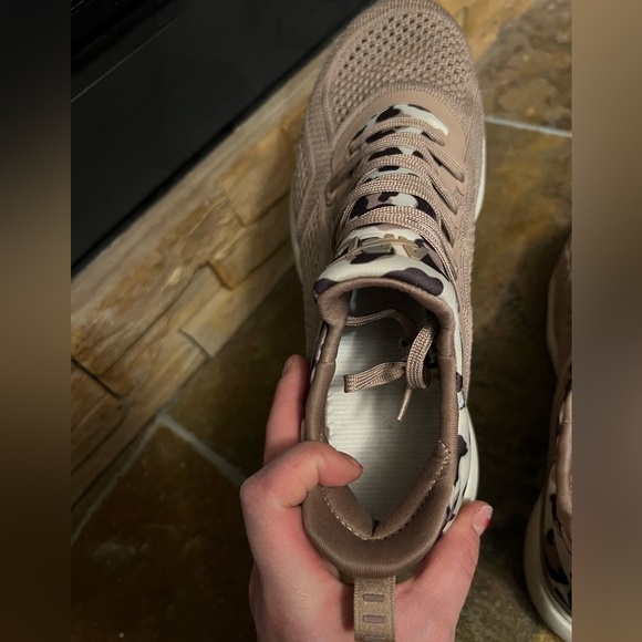 APL | Techloom Tracer Women’s Animal Print Sz 9 - Picture 5 of 7